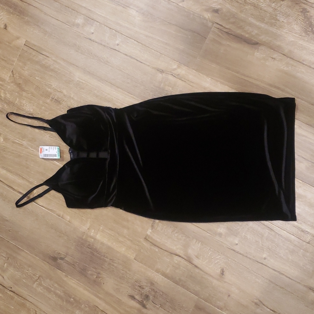 Papaya black velvet LBD
